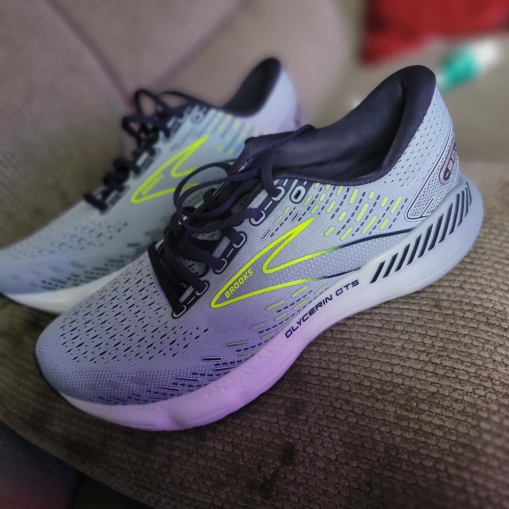 Brooks men's size 10